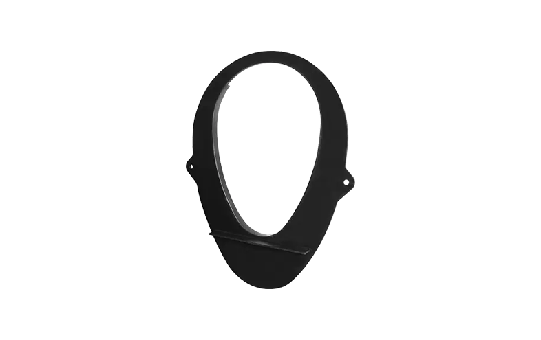 Svart oval med stort öppning i mitten.